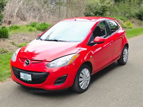 Used 2014 MAZDA MAZDA2 Sport FWD image 1