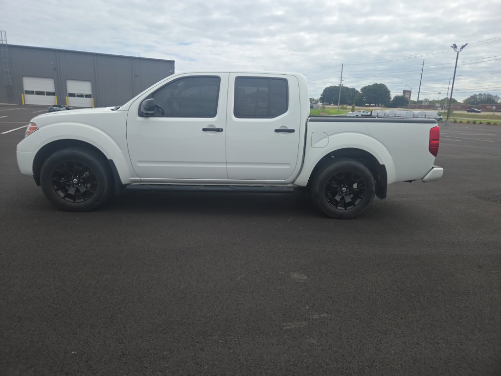 Used 2021 Nissan Frontier SV w/ Midnight Edition Floor Mats AWD/4WD image 9