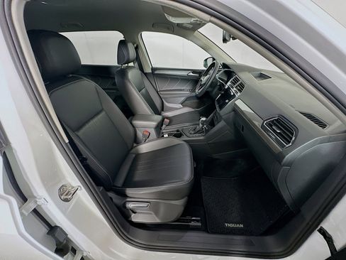 Used 2023 Volkswagen Tiguan SE FWD image 30