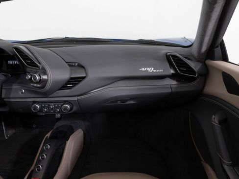 Used 2018 Ferrari 488 Spider image 40