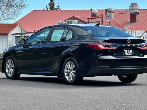 Used 2025 Toyota Camry LE FWD image 6