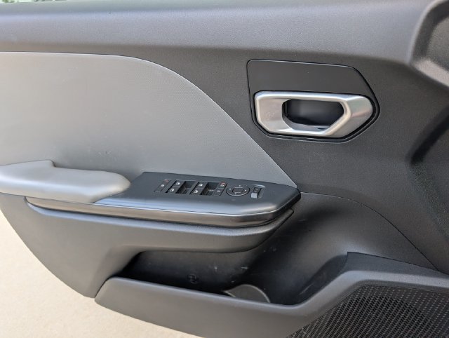 Used 2025 Kia K4 FWD image 14