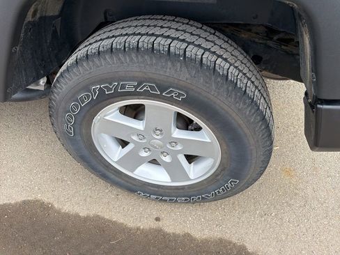 Used 2018 Jeep Wrangler Sport image 9