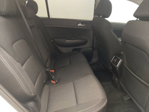 Used 2021 Kia Sportage LX image 19
