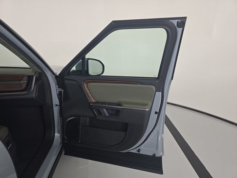 Used 2023 Rivian R1S Adventure AWD/4WD image 18