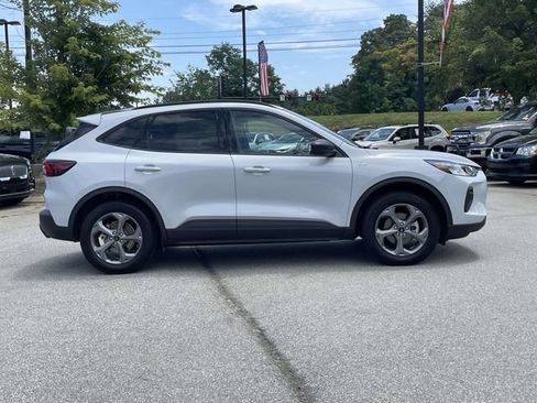 Certified 2025 Ford Escape ST-Line w/ Tech Pack #1 AWD/4WD image 6