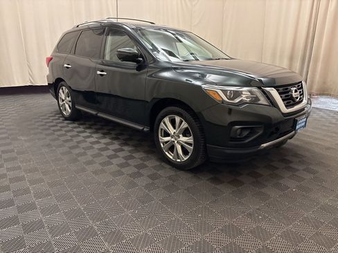Used 2019 Nissan Pathfinder SL w/ SL Premium Package image 3