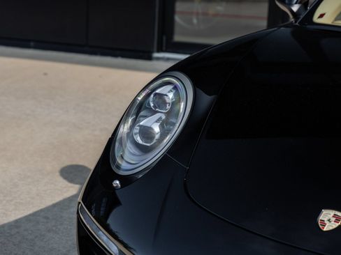 Used 2017 Porsche 911 Carrera RWD image 19