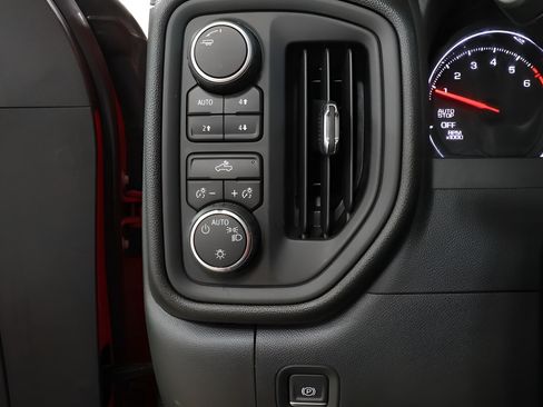 Used 2022 Chevrolet Silverado 1500 Custom Trail Boss w/ Safety Confidence Package AWD/4WD image 17