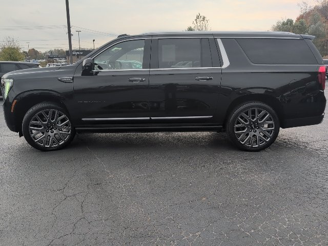 Used 2026 GMC Yukon XL Denali Ultimate w/ LPO, Floor Liner Package AWD/4WD image 2