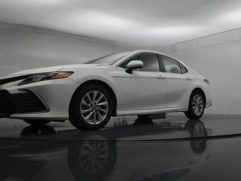 Used 2024 Toyota Camry LE FWD image 20