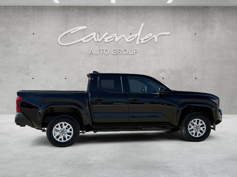 Used 2025 Toyota Tacoma SR image 17