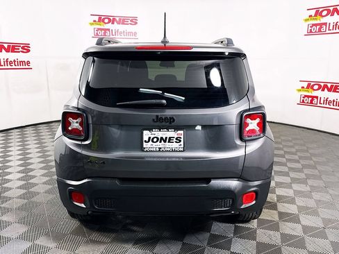 Used 2017 Jeep Renegade Altitude AWD/4WD image 14