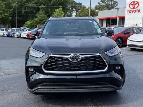 New 2026 Toyota Highlander Limited AWD/4WD image 7