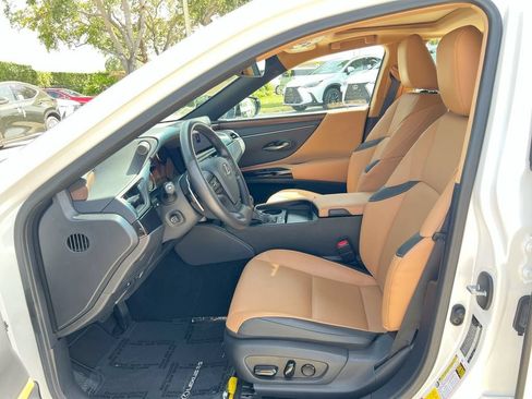 Certified 2025 Lexus ES 300h w/ Premium Package FWD image 12