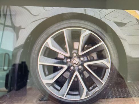 Used 2020 Toyota Corolla SE w/ SE Premium Package FWD image 17