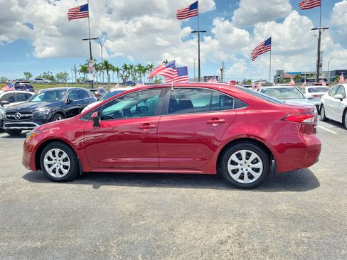 Used 2025 Toyota Corolla LE FWD image 7