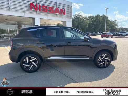 Certified 2025 Nissan Kicks SV w/ Charging Package FWD image 8