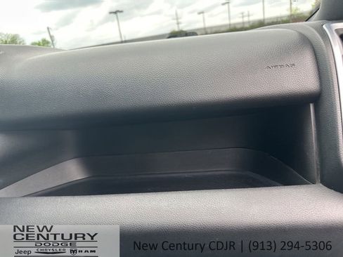 Used 2022 RAM 1500 Big Horn AWD/4WD image 14