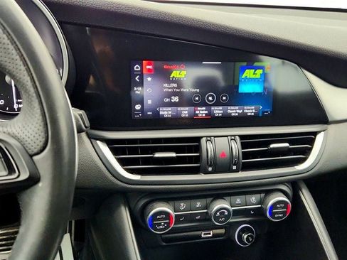 Used 2022 Alfa Romeo Giulia Veloce image 18