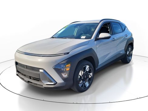Used 2025 Hyundai Kona SEL image 3
