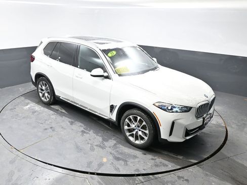 Used 2025 BMW X5 xDrive50e image 38