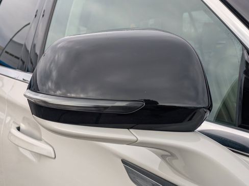 Used 2023 Lincoln Aviator Standard SUV image 11