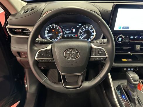 Certified 2026 Toyota Highlander XLE AWD/4WD image 18