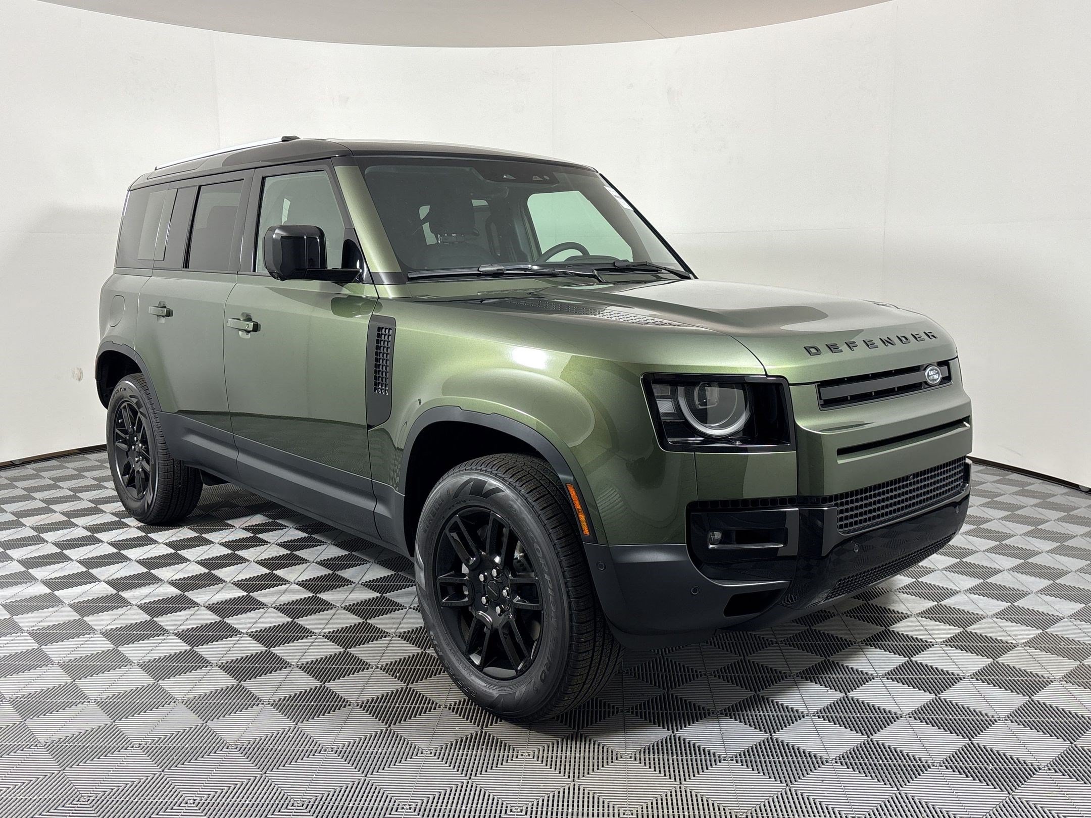 New 2026 Land Rover Defender 110 S AWD/4WD image 7