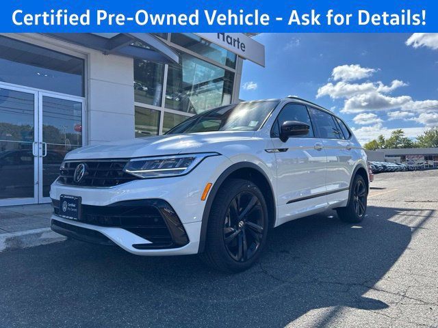 Used 2023 Volkswagen Tiguan SE R-Line AWD/4WD image 2
