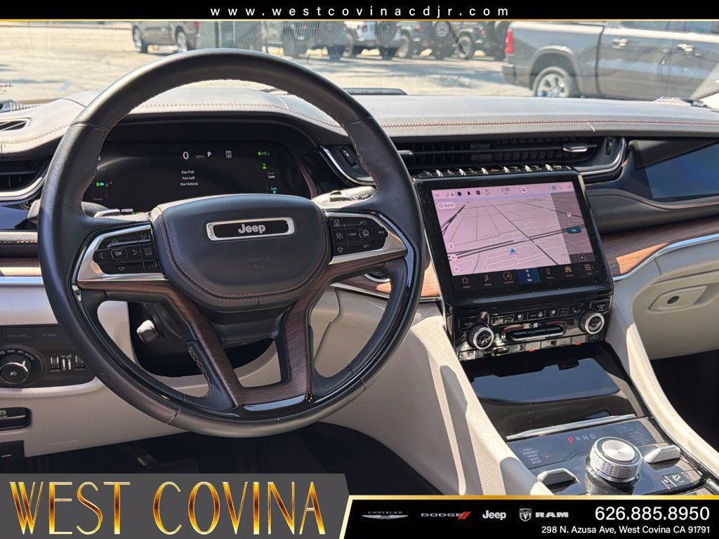 Used 2022 Jeep Grand Cherokee Summit w/ Advanced Protech Group IV AWD/4WD image 35