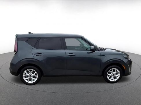 Used 2025 Kia Soul LX w/ LX Technology Package FWD image 16