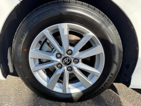 Used 2025 Toyota Camry LE image 25