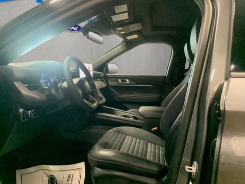 New 2026 Ford Explorer ST-Line w/ ST-Line Street Pack AWD/4WD image 9