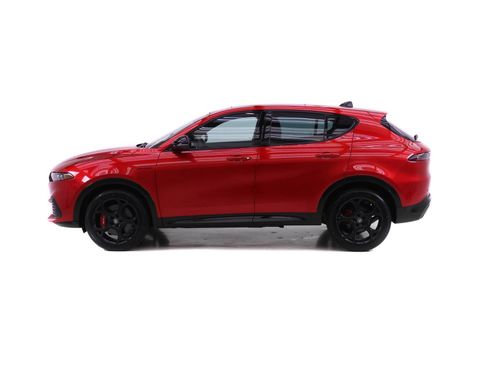 New 2026 Alfa Romeo Tonale w/ Quick Order Package 23H Volce AWD/4WD image 3