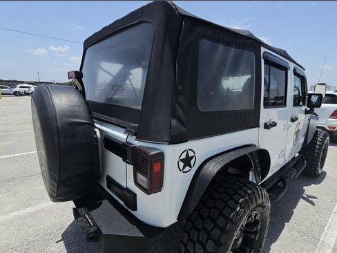 Used 2017 Jeep Wrangler Unlimited Sport AWD/4WD image 16