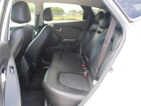 Used 2015 Hyundai Tucson GLS w/ Option Group 02 FWD image 17