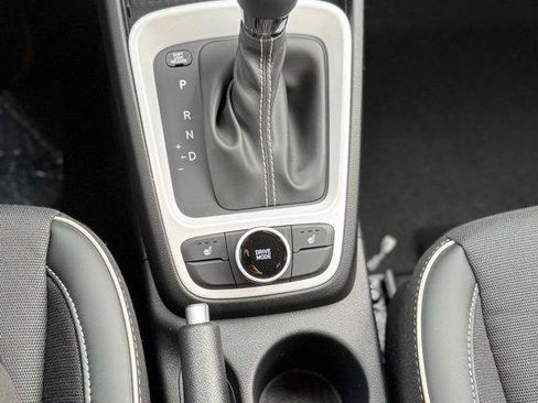 New 2026 Hyundai Venue SEL FWD image 13