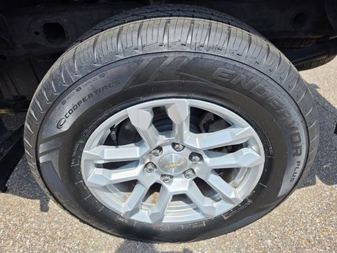 Used 2022 Chevrolet Silverado 1500 LT AWD/4WD image 11