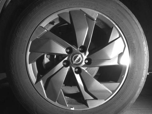Used 2025 Nissan Rogue SV FWD image 12