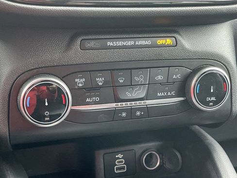 Used 2024 Ford Escape ST-Line image 6