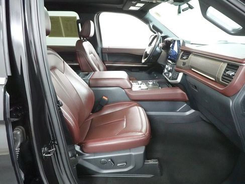 Certified 2024 Ford Expedition Limited image 34