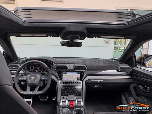 Used 2024 Lamborghini Urus Performante AWD/4WD image 26