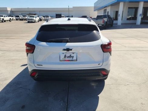 New 2026 Chevrolet Trax LT w/ Midnight Edition image 5