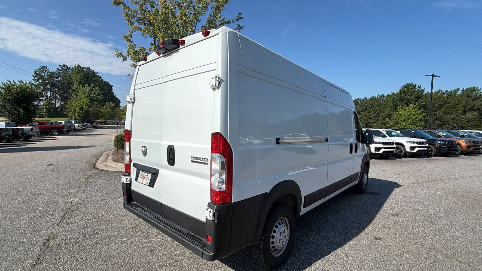 Used 2024 RAM ProMaster 2500 w/ Convenience Group FWD image 8