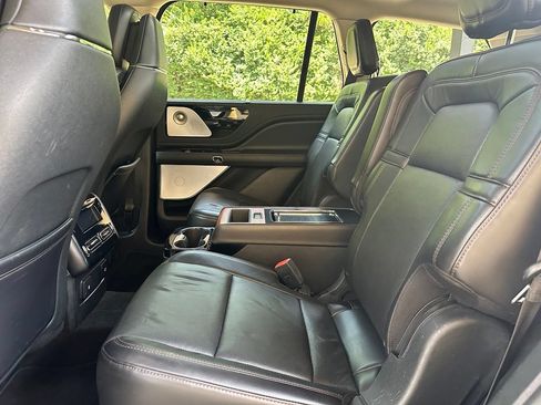Used 2020 Lincoln Aviator Reserve w/ Equipment Group 201A AWD/4WD image 12