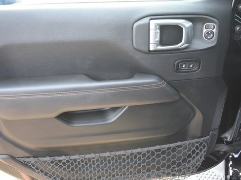 Used 2021 Jeep Wrangler Unlimited Sahara AWD/4WD image 12