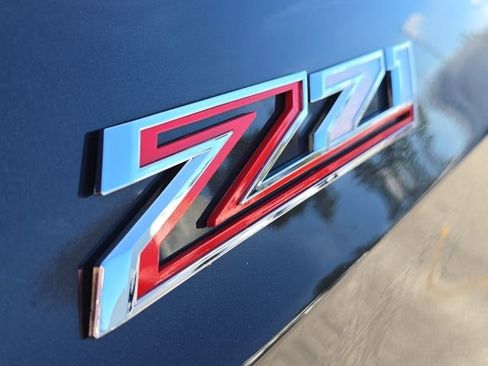 Used 2022 Chevrolet Suburban Z71 w/ Z71 Off-Road Package image 9