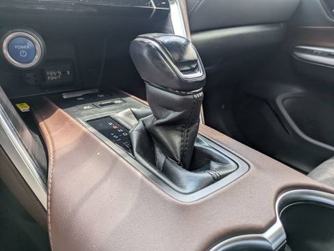 Used 2021 Toyota Venza Limited w/ Advanced Technology Package AWD/4WD image 29