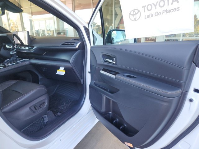 New 2026 Toyota Sienna XLE Woodland Edition AWD/4WD image 25